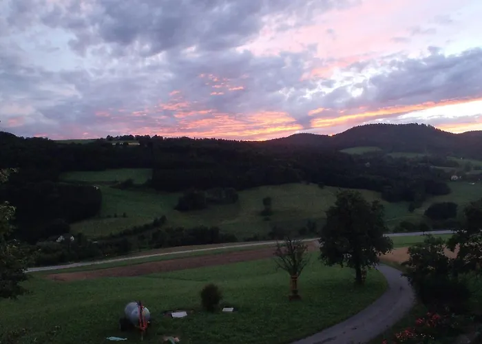 宝轮豪夫维拉酒店 Yspertal